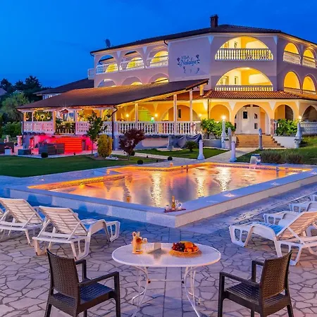 Bed & Breakfast Natalija 3*